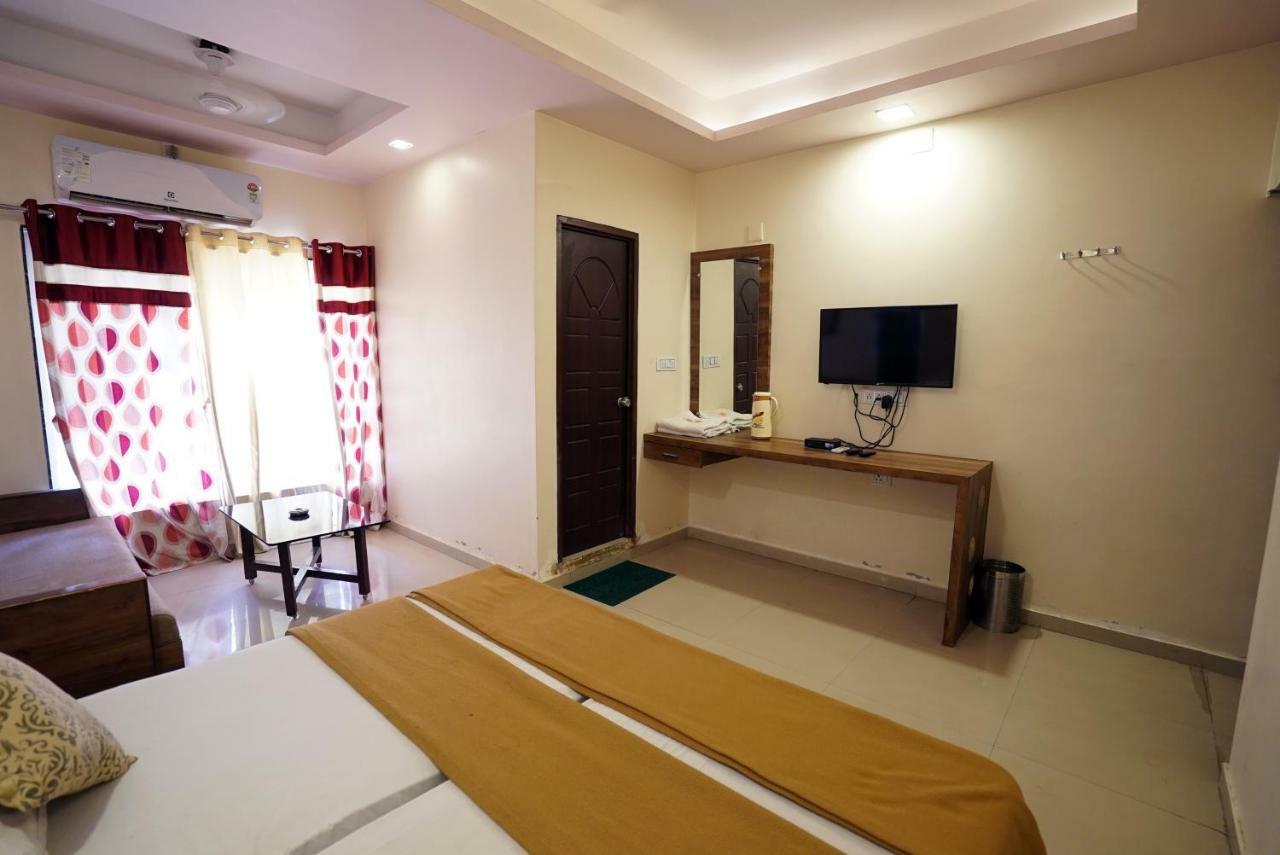 Hotel Royal Ahmedabad Eksteriør billede